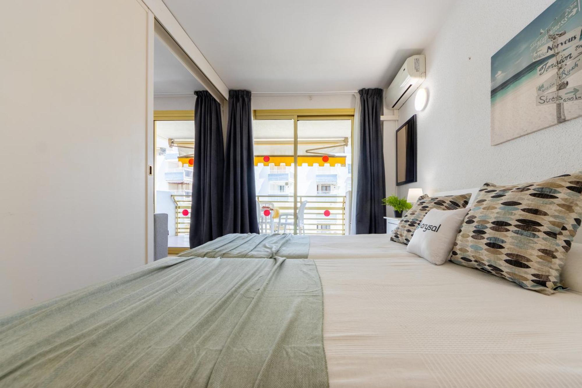 Novelty I Arysal 2 Apartman Salou Kültér fotó