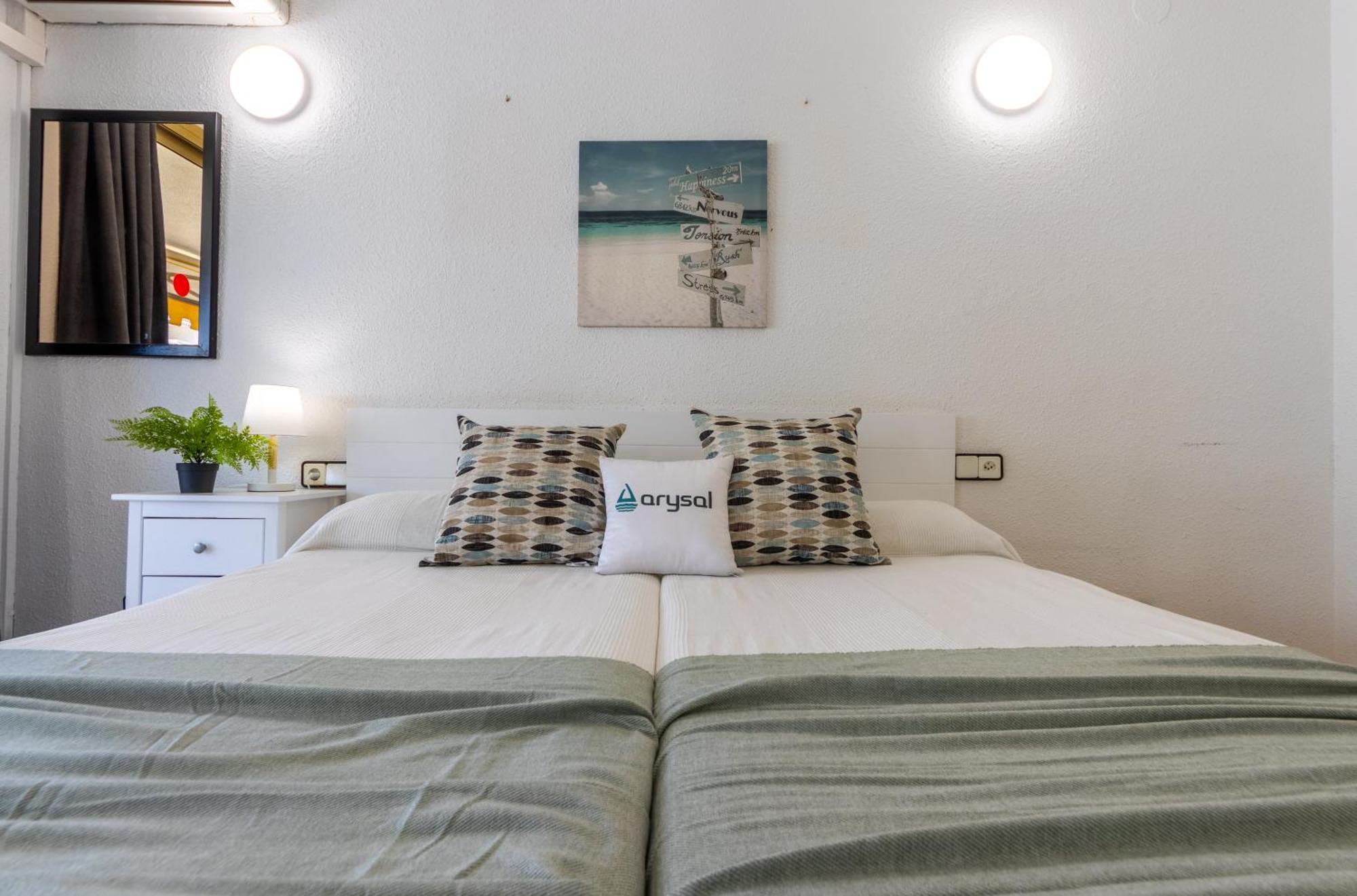 Novelty I Arysal 2 Apartman Salou Kültér fotó