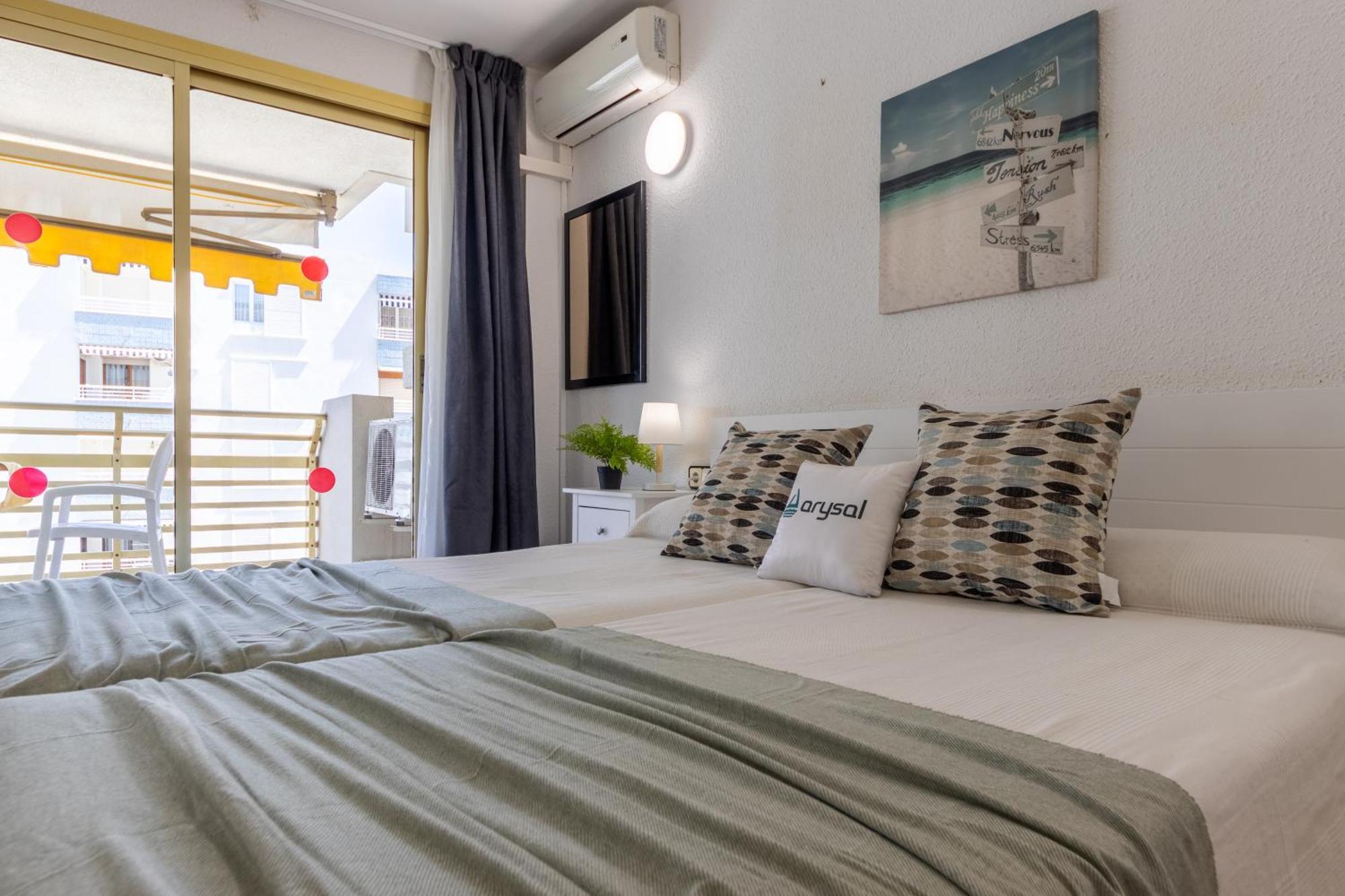Novelty I Arysal 2 Apartman Salou Kültér fotó